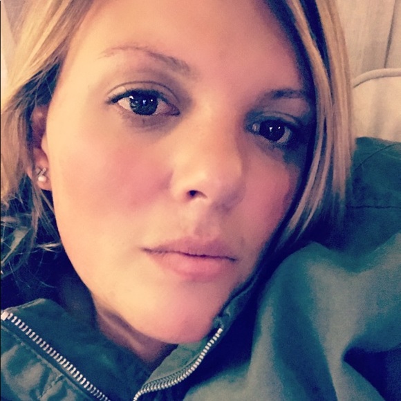 Meet your Posher, Kristen - Picture 1 of 1